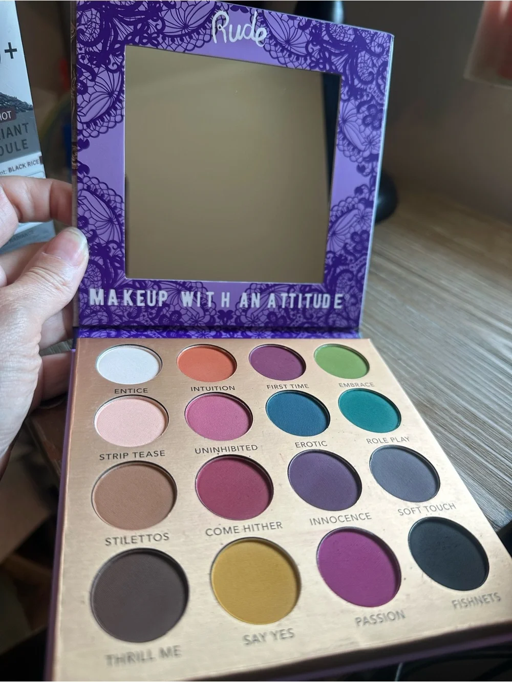 Colorful Eyeshadow Palette – Assorted Shades